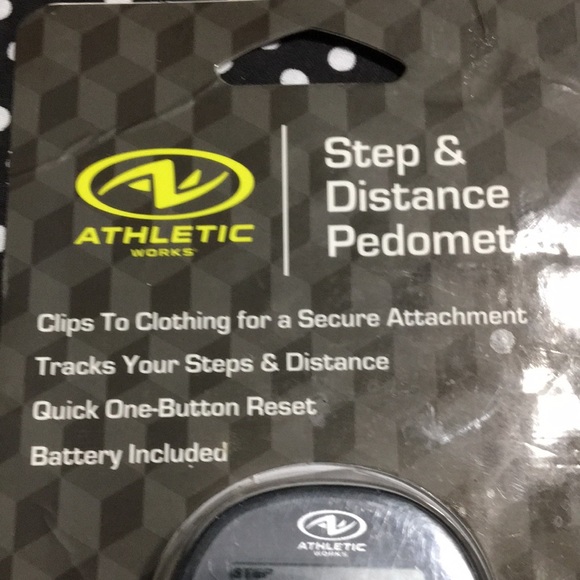 Athletic Works Step & Distance Pedometer - Picture 2 of 4